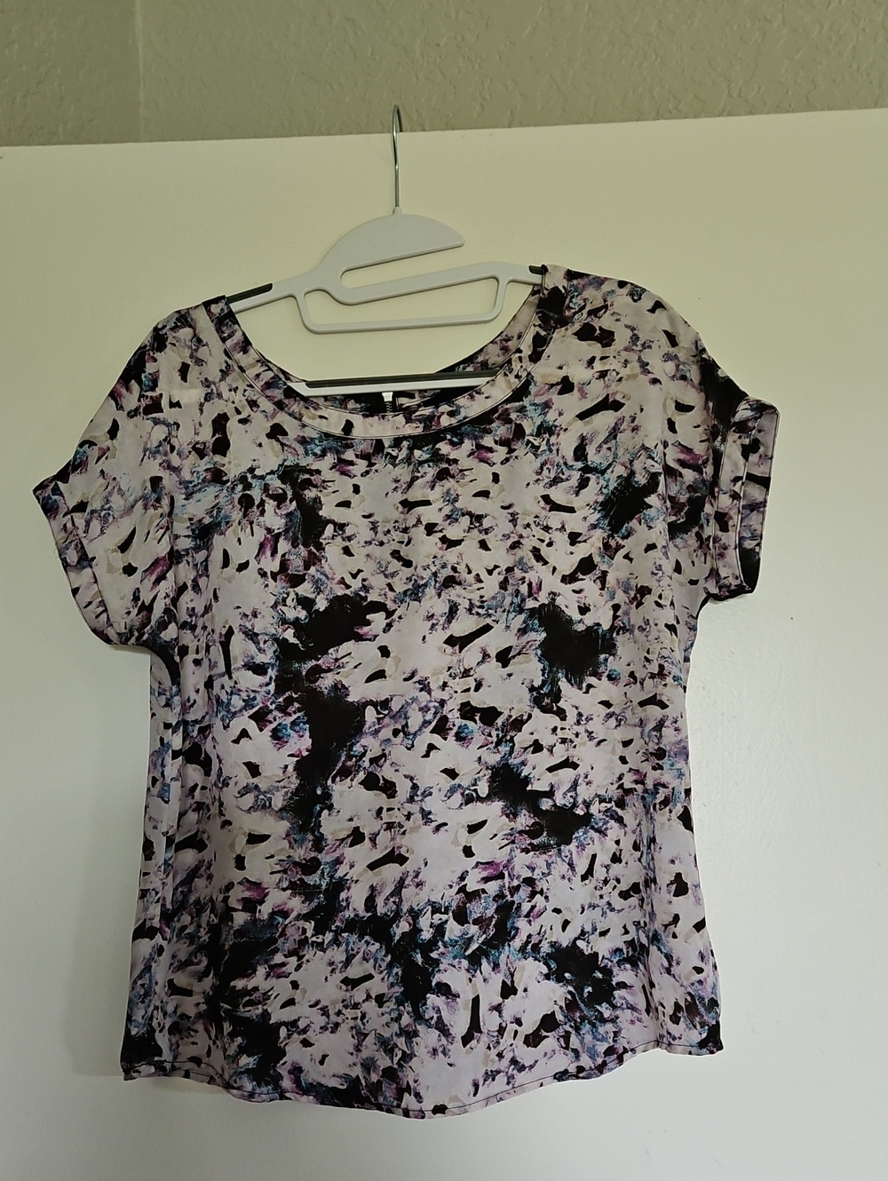 Cynthia Rowley Abstract Brushstroke Short Sleeve Top - Purple/Black